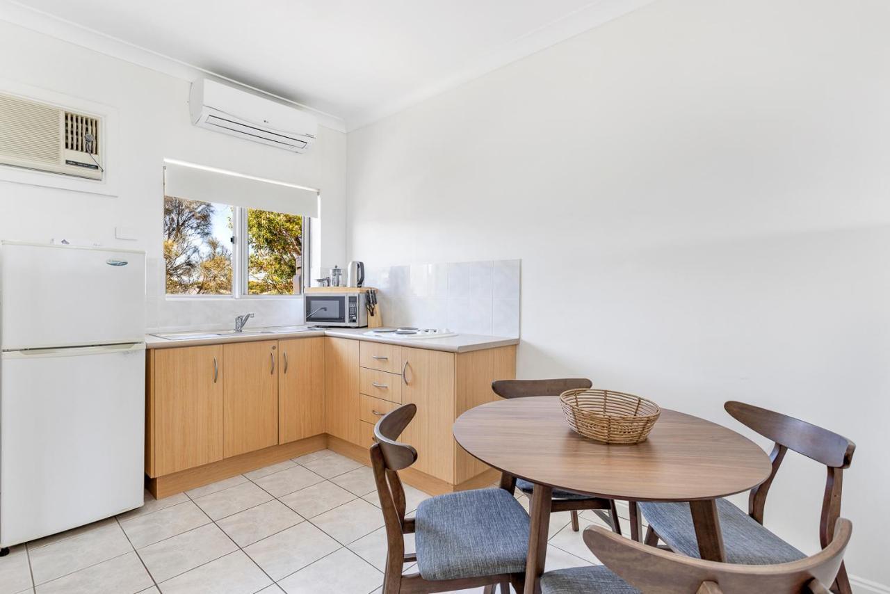 Port Noarlunga Coast Motel And Apartments מראה חיצוני תמונה